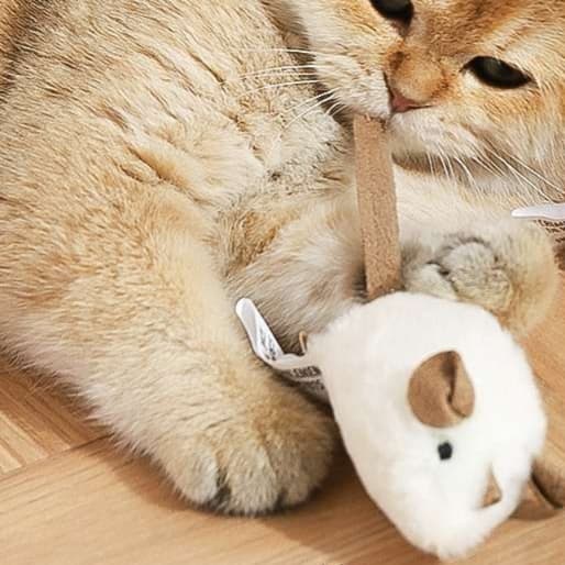 猫 おもちゃ 鳴き声付きネズミの猫じゃらし