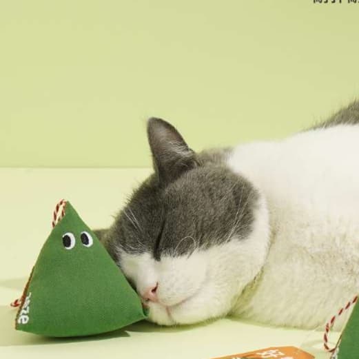 猫 おもちゃ 粽（ちまき）型の遊び心猫じゃらし