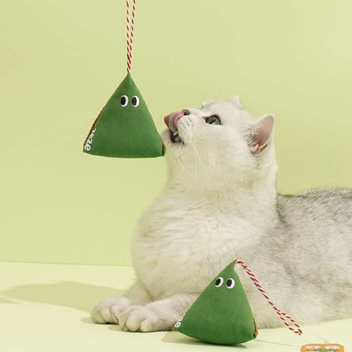 猫 おもちゃ 粽（ちまき）型の遊び心猫じゃらし