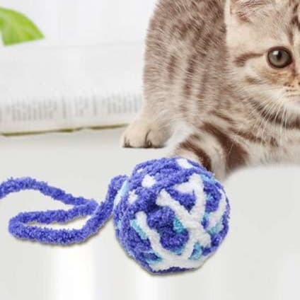 猫 おもちゃ もこもこ毛糸玉の猫じゃらし