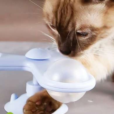 猫 おもちゃ 宇宙船型 回転式おやつ迷路