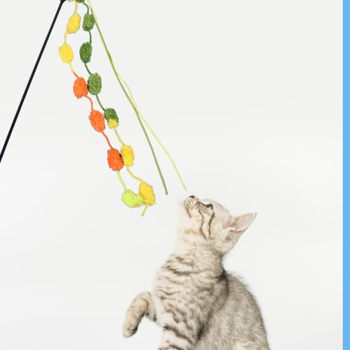 猫 おもちゃ もこもこ紐付き猫じゃらし知育棒