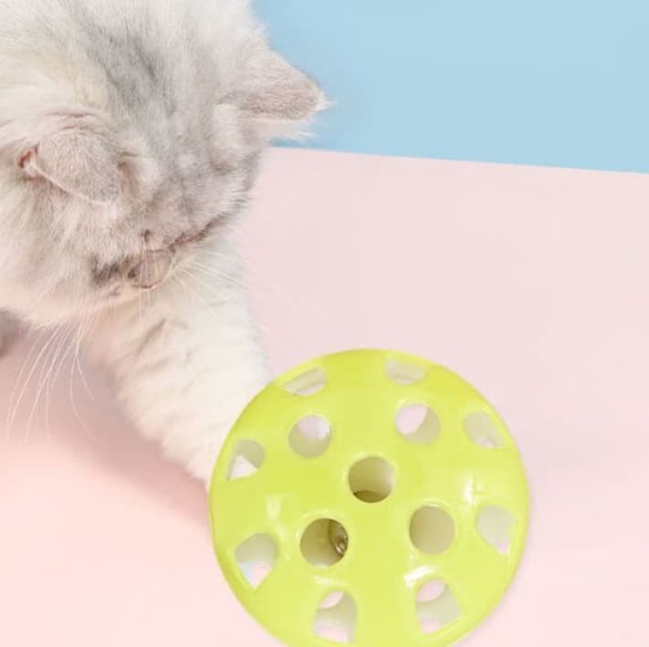 猫 おもちゃ 鈴音が響く遊び心満点ボール猫じゃらし
