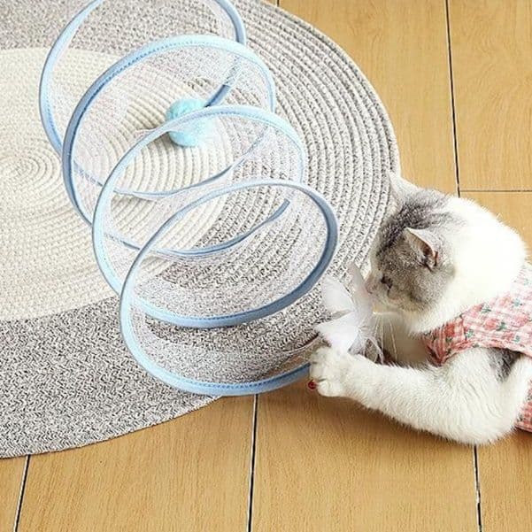 猫 おもちゃ らせんトンネル知育玩具