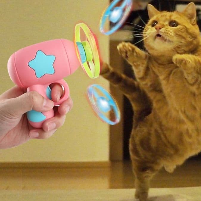 猫 おもちゃ 空飛ぶ輪っか発射!猫じゃらしシューター