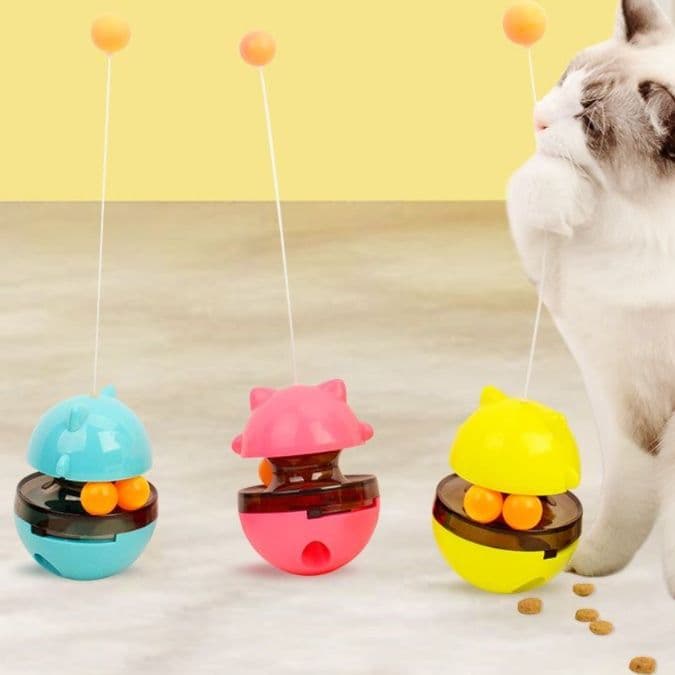 猫 おもちゃ 楽しく遊んでおやつが出るネコ玉