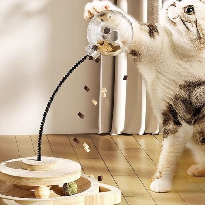 猫 おもちゃ 天然木のスプリングキャッチャー